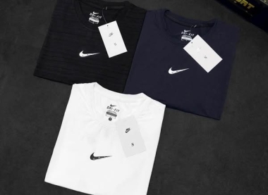 Xưởng Chuyên Sỉ Áo Thun Số Lượng Lớn Tại TP.HCM 