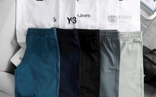 Cách Chọn Áo Thun Nam Phù Hợp Với Từng Mùa và Mục Đích